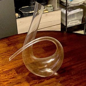 Wine decanter.